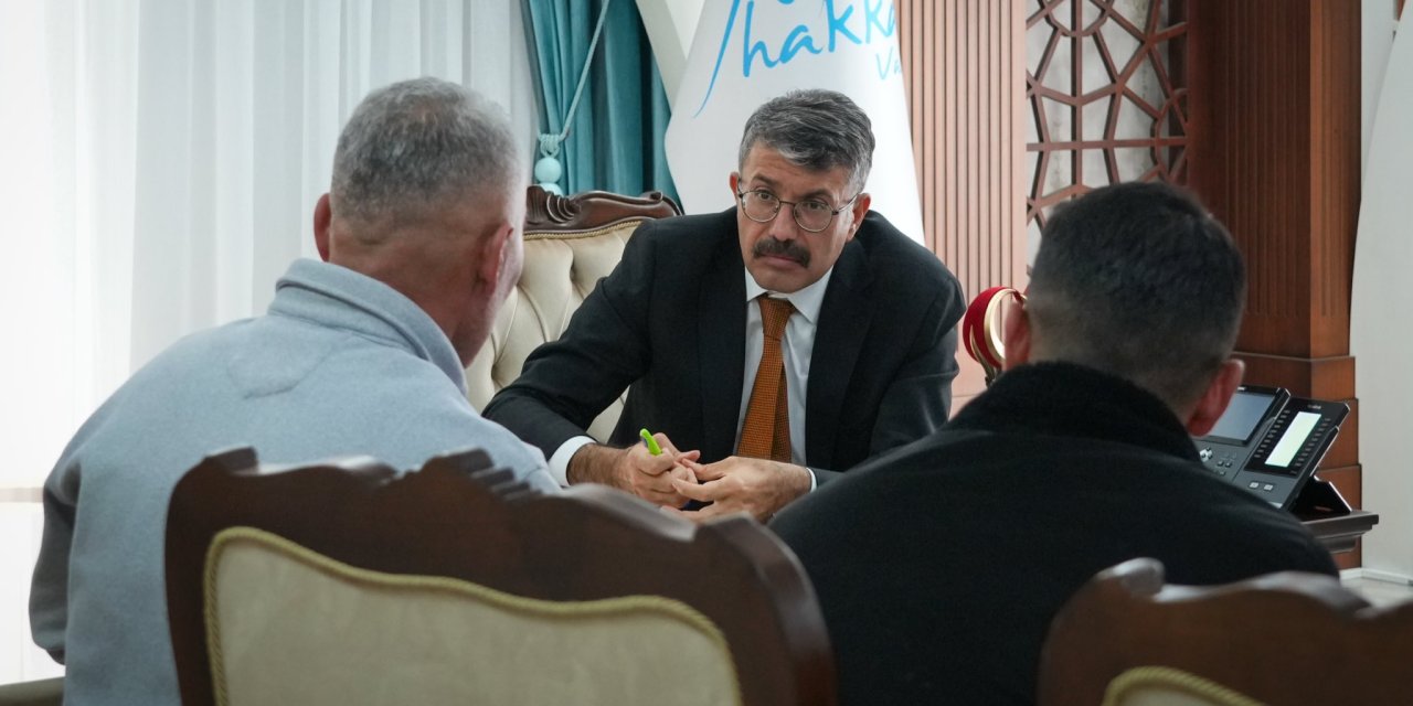 Hakkari valisi vatandaşların sorunlarını dinledi