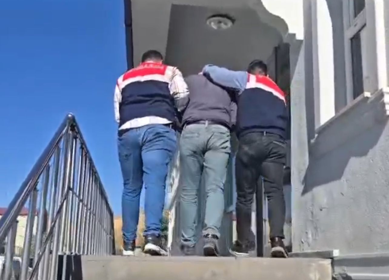 Hakkari’de Hakkında 9 Yıl Kesinleşmiş Hapis Cezası Bulunan Şahıs Yakalandı
