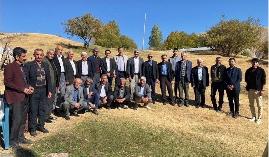 Hakkari DEM Parti heyetinden köy ziyareti