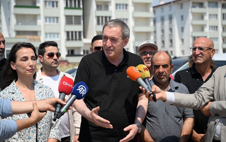 DEM Parti Eş Başkanları Selahattin Demirtaş'ı ziyaret etti