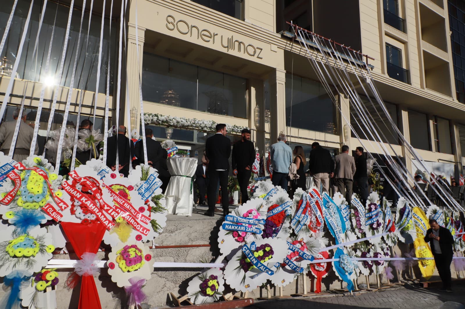 Soner Yılmaz Fashion, 24 Yıllık Tecrübesini Hakkari’ye Taşıdı