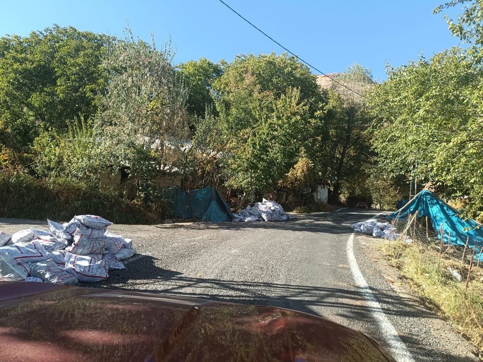 Kışa Hazırlık: Hakkari’de Kömür Dağıtımı Köylerde Sürüyor