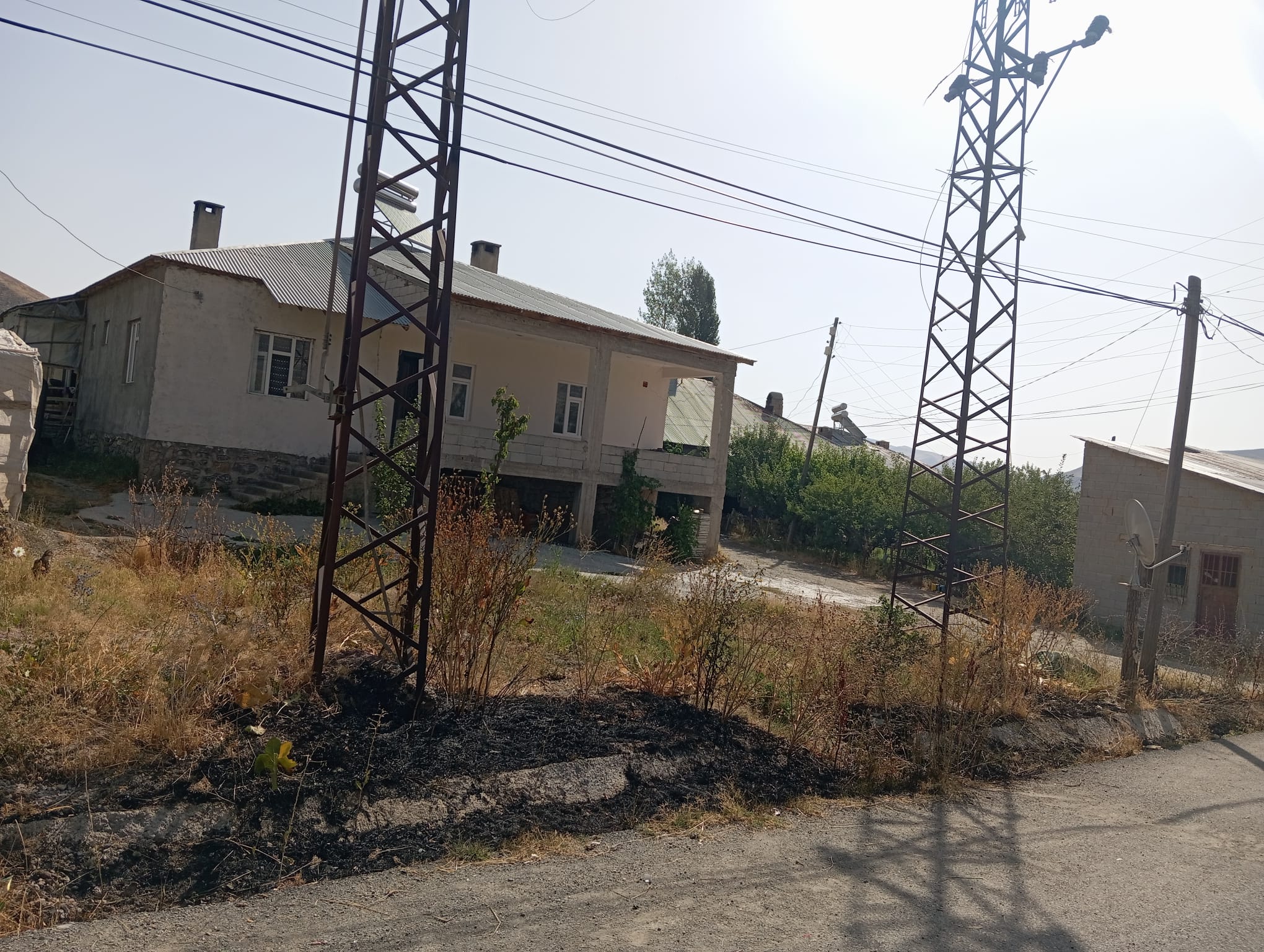 Hakkari’de VEDAŞ’a Tepki: “Can Güvenliğimiz Tehlikede”