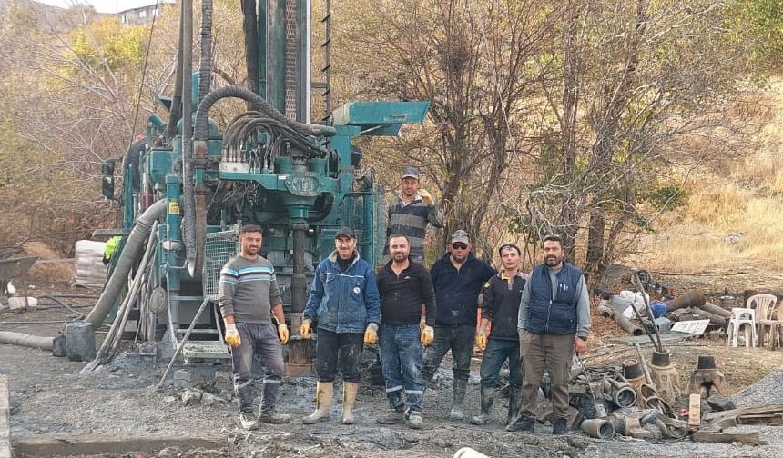 Hakkari’de sondajla su arama çalışmaları sürüyor
