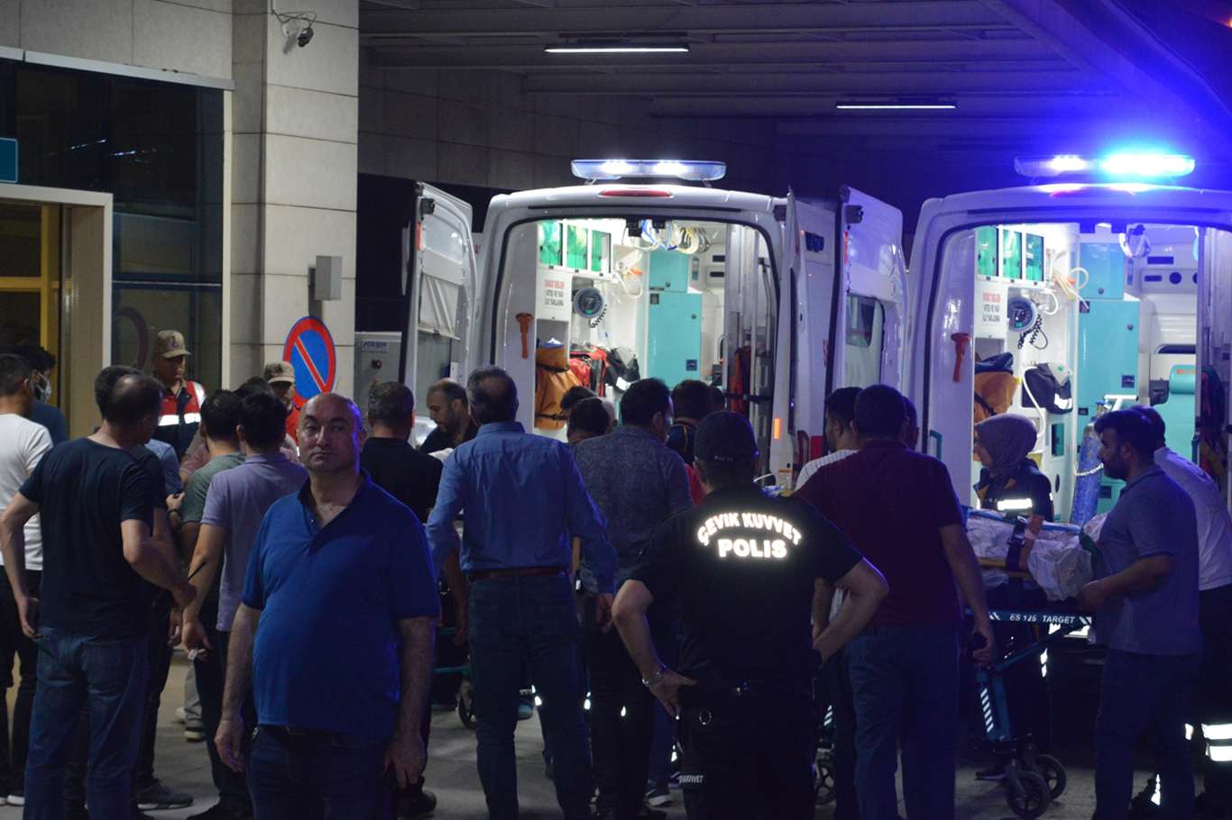 Aile içi silahlı saldırı: 2 ölü, 3 yaralı