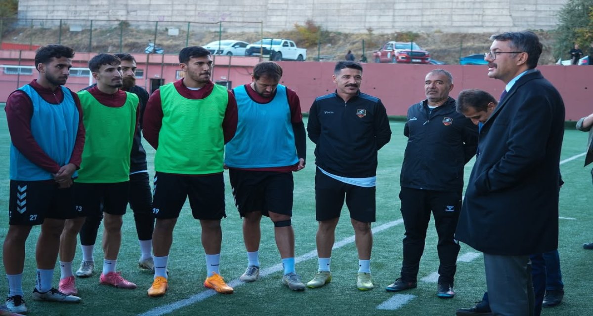 Vali Çelik: “Zapspor’un Her Zaman Yanındayız”