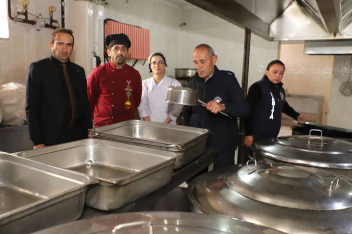 Zabıta, okul mutfaklarını denetledi