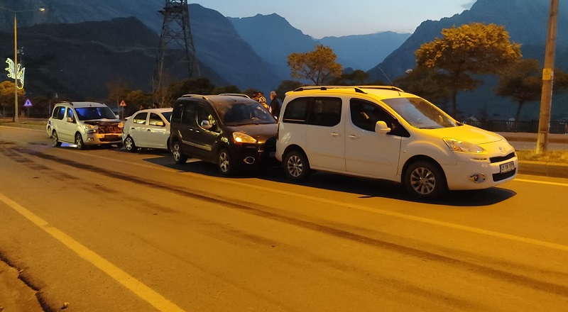 Hakkari’de Zincirleme Kazası!