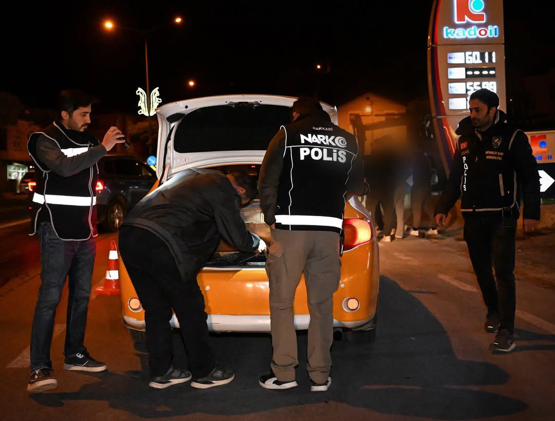 Hakkari Polisi Harekete Geçti: 4 İlçede Eş Zamanlı Denetim