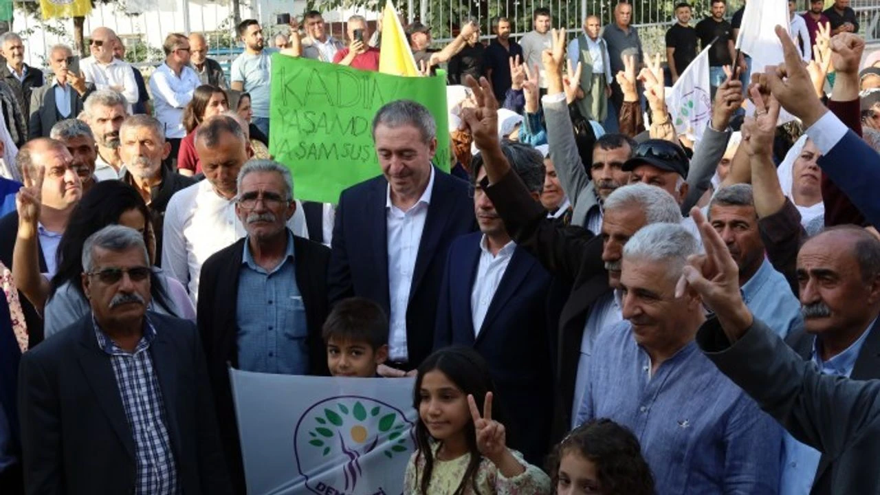 Bakırhan: Herkesin dilini özgürce konuştuğu, eğitimini gördüğü bir ülke istiyoruz