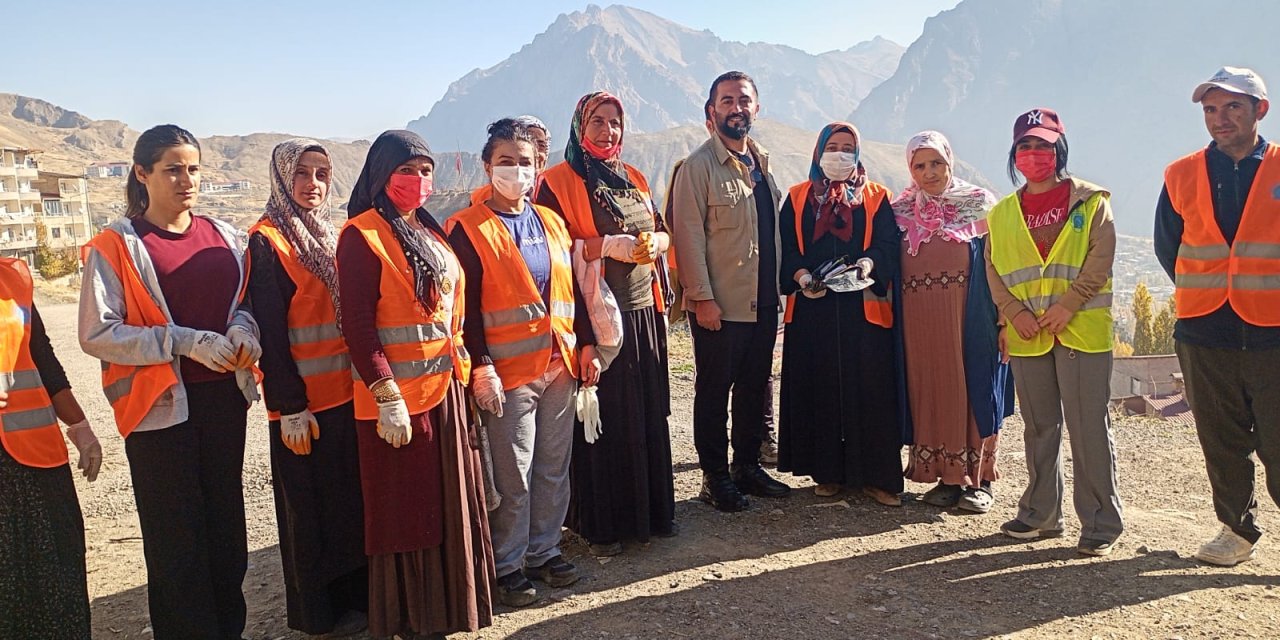 Hakkari’de Temizlik İşçisinden İnsanlık Dersi