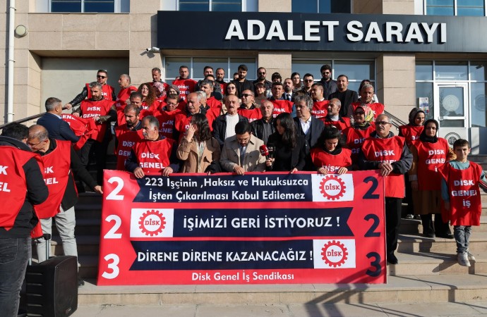 Van'da Kayyımın işten çıkardığı işçiler 103'üncü günde adliye önünde