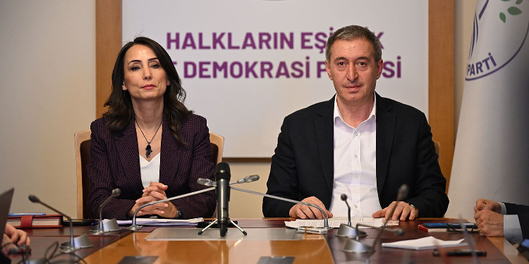 DEM Parti Eş Genel Başkanları: “Bu Yanlış Karar Barışa Zarar Veriyor”
