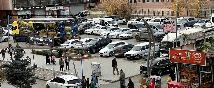 Hakkari'de Vatandaşlar İsyan Etti: Eski Belediye Alanı Neden Sürekli Kapatılıyor?