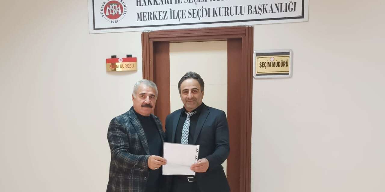 İYİ Parti Hakkari İl Başkanı Ali Önal Mazbatasını Aldı