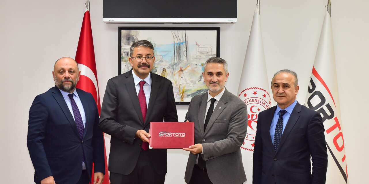 Hakkari’ye Üç Yeni Spor Yatırımı: Tribün ve Kamp Eğitim Merkezleri Geliyor