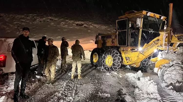 Hakkari'de Mahsur Kalan 30 kişi kurtarıldı!