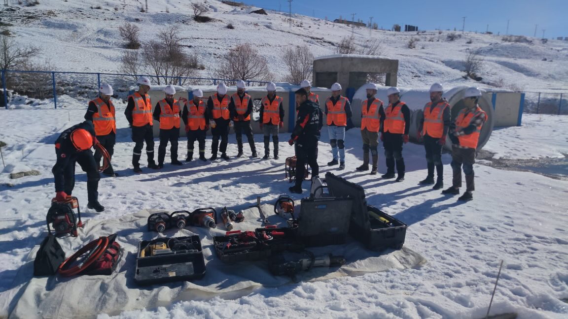 Hakkâri AFAD’dan Üniversite Personeline Kurtarma Eğitimi