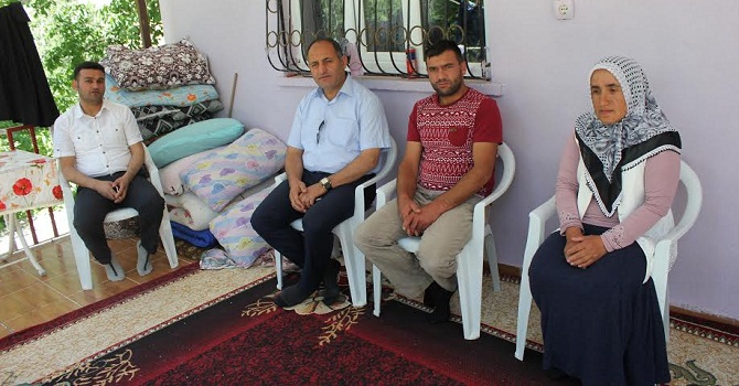 Hakkari'de Şehit Yakınları ve Gazi Ailelerine Bayram Ziyareti