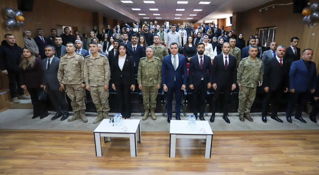 Çukurca’da Öğretmenler Günü Kutlandı