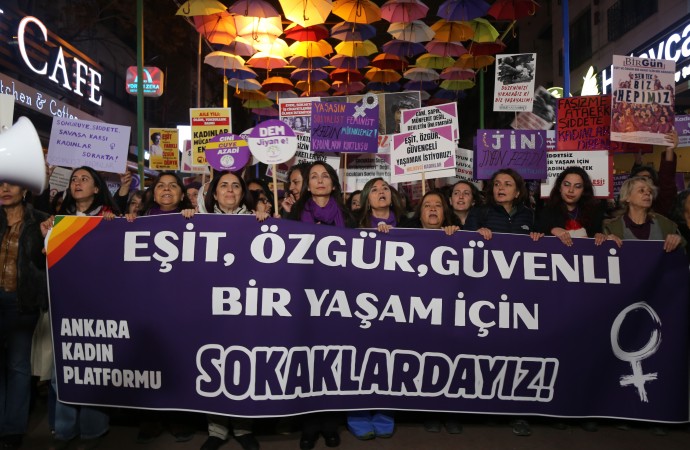 Kadınlar sokakta: Barışın Garantisiyiz