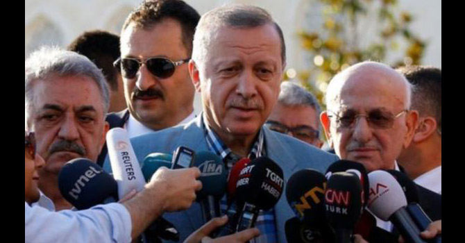 Cumhurbaşkanı Erdoğan camide rahatsızlandı