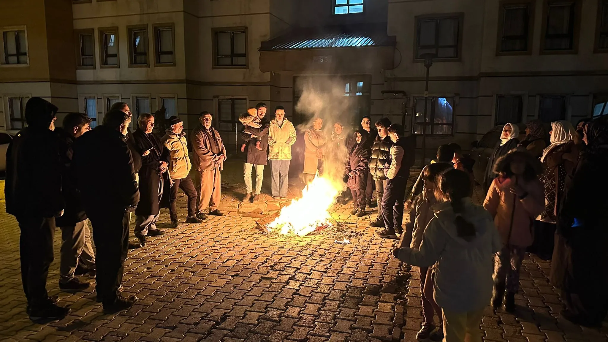 Hakkari TOKİ’de doğalgaz tepkisi büyüyor