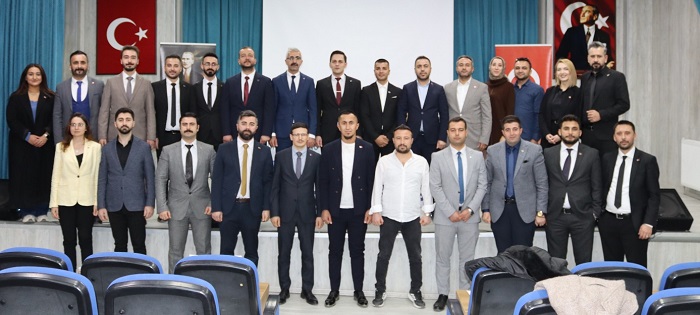 Türk Eğitim-Sen Hakkâri Şubesi'nde Şükrü Gürses yeniden başkan seçildi