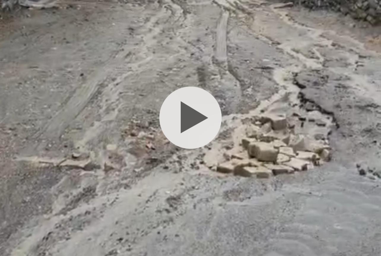 Hakkari'de Çamur İsyanı: En Azından Çakıl Döksünler