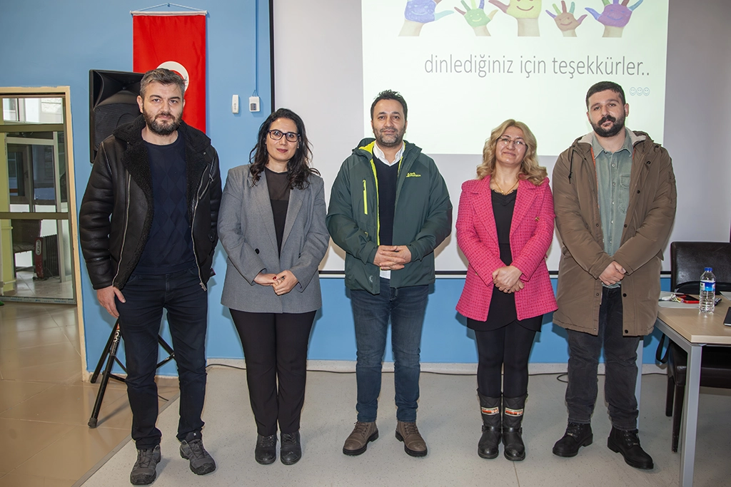 Hakkari Üniversitesinde “Kadın, Aile ve Çocuk Semineri” Düzenlendi