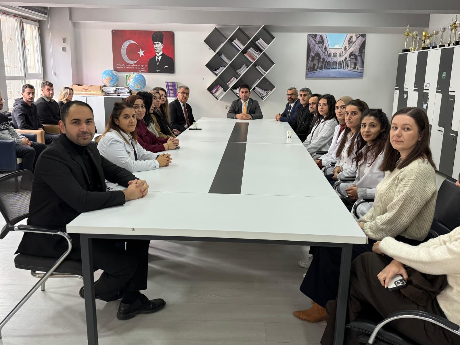 Hakkari'de Görev Şehidi Öğretmen Saim Akan’ın Adı Spor Salonunda Yaşatılacak