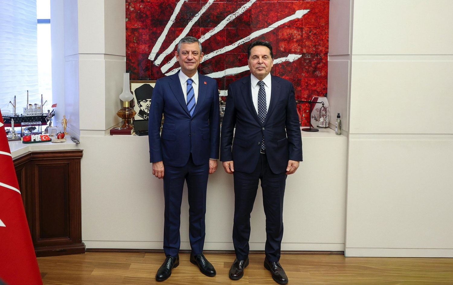 Ahmet Özer, Özgür Özel ile bir araya geldi