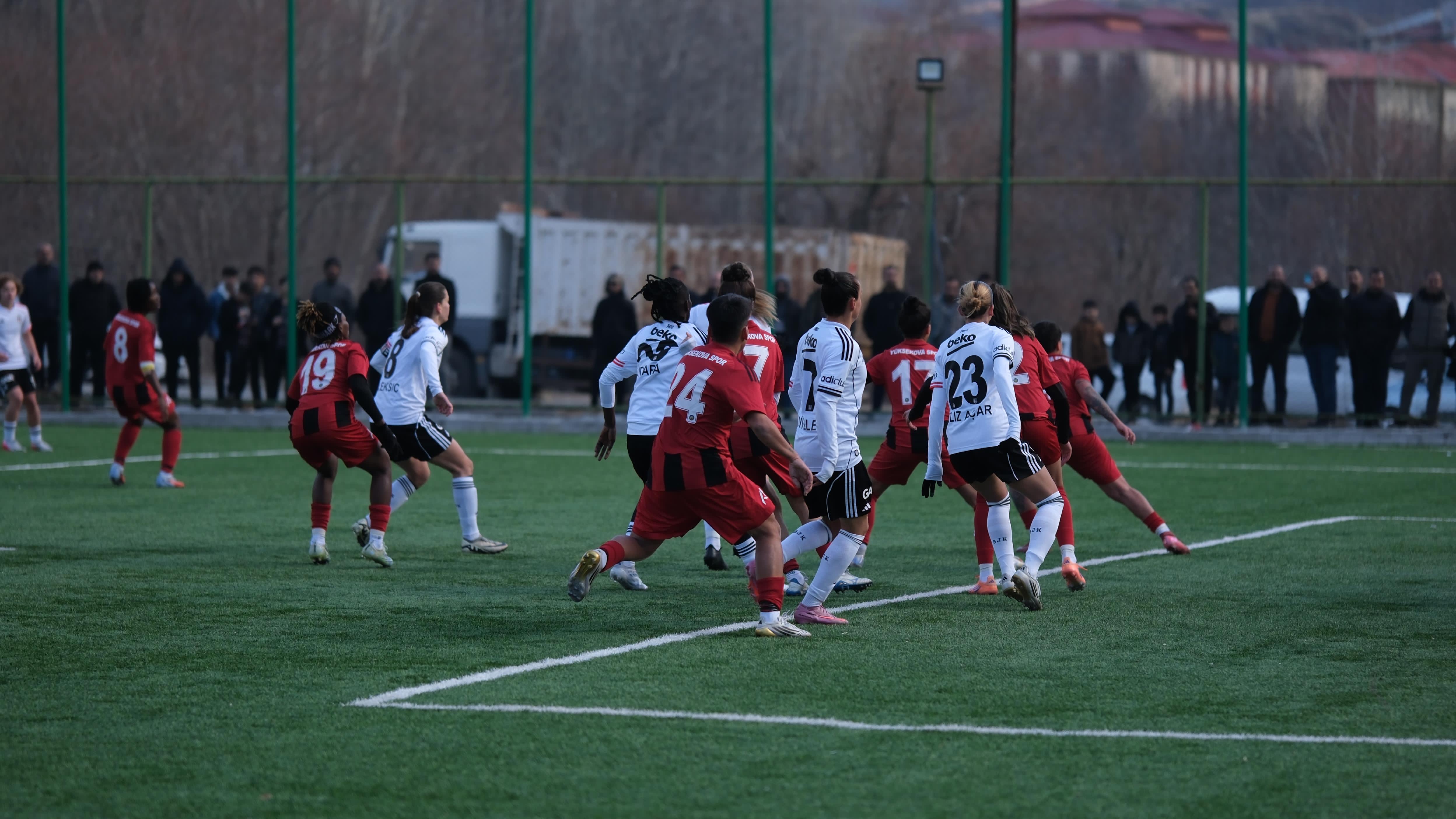 Yüksekova Spor, sahasında Beşiktaş’ı 1-0 mağlup etti