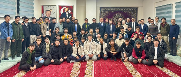 İl Millî Eğitim Müdürü Yılmaz, Öğrencilerle Tecrübelerini Paylaştı