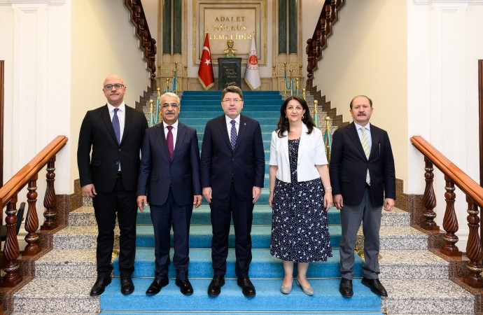 DEM Parti İmralı Heyeti ile Adalet Bakanı Yılmaz Tunç’un görüşmesi başladı
