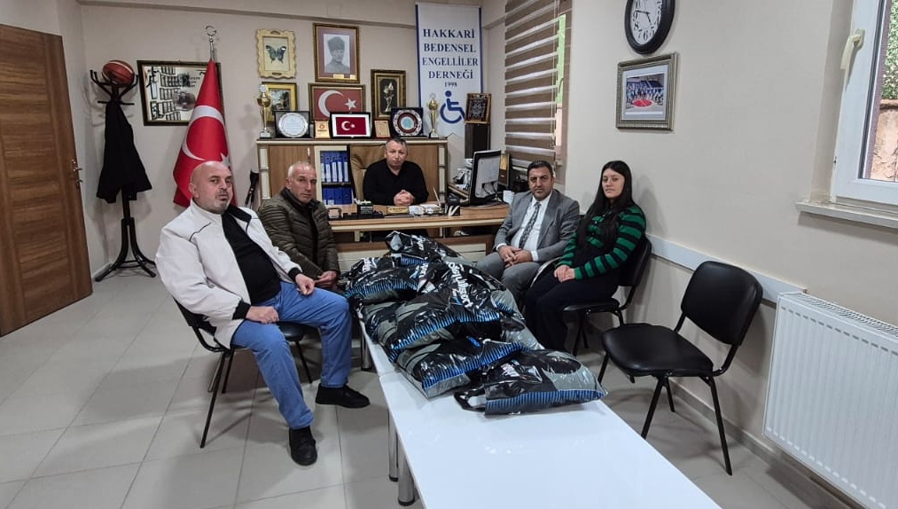 Hakkarili İş İnsanından Engelli Sporculara Destek