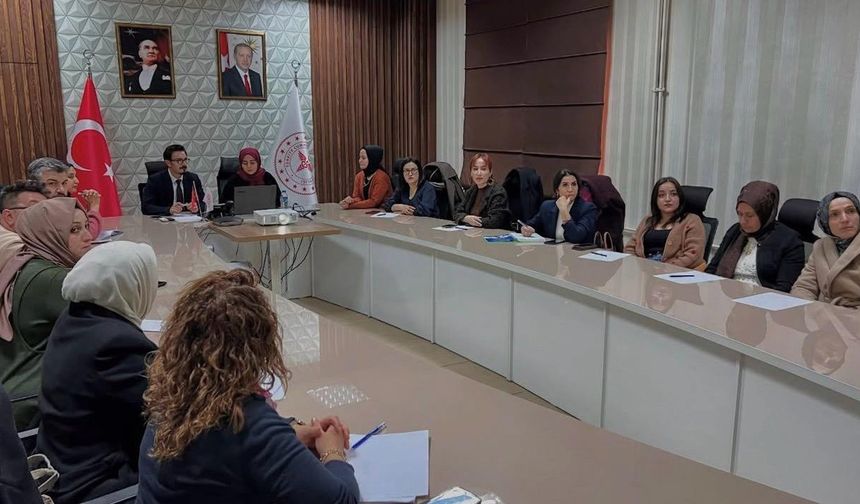 Hakkari’de Hayat Kurtaran Konular Masaya Yatırıldı