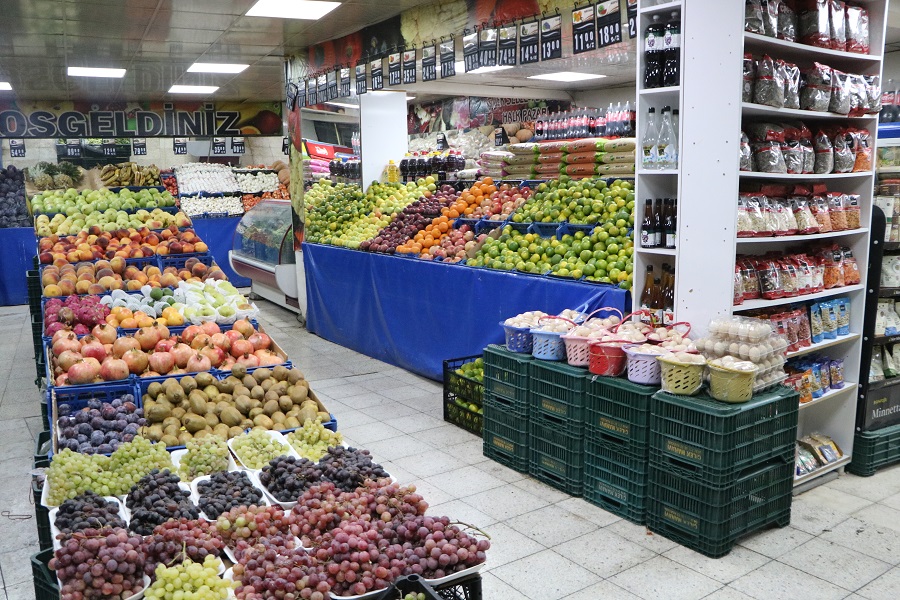 Hakkari Çilek-2 manavından yeni yıl mesajı!