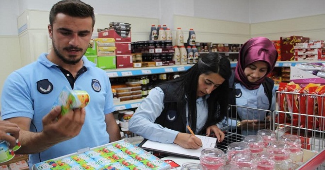 Başkale Belediye Zabıtasından Market Denetimi