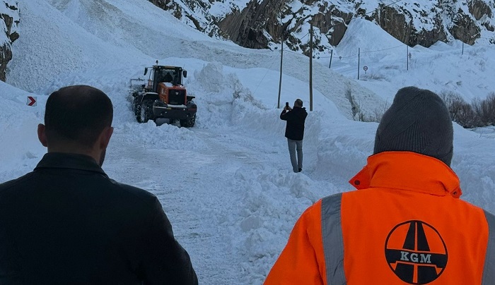 Hakkari–Van Karayolu Ulaşıma Kapandı
