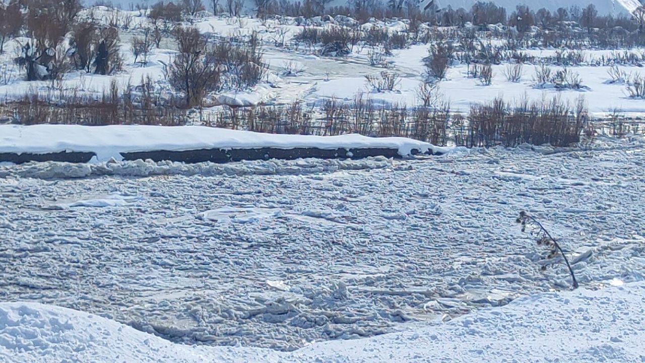 Hakkari Zap suyu dondu!