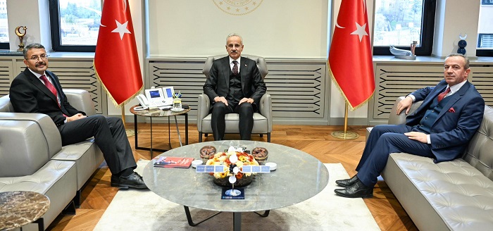 Ankara Temasları Sürüyor: Hakkâri İçin Ulaşım Yatırımları Görüşüldü