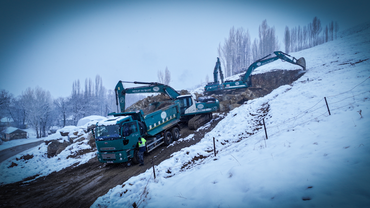 DSİ’den Hakkari’ye taşkın koruma çalışması