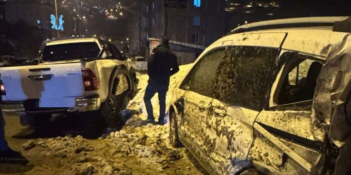 Hakkari’de Temizlenmeyen Yollar Kazalara neden oldu!