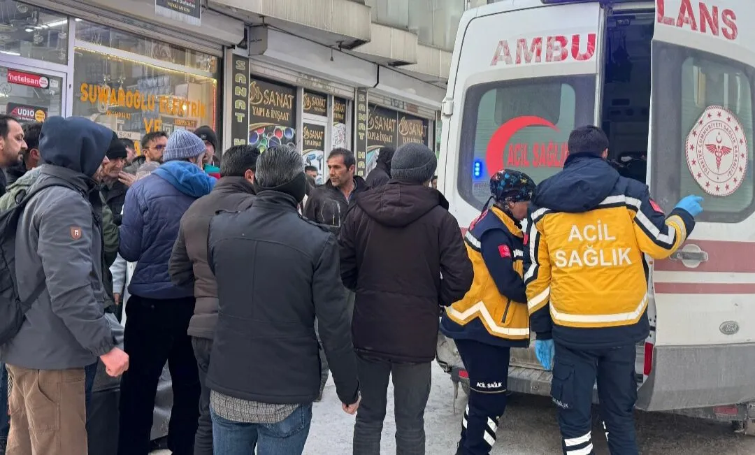 Buz Pistine Dönen Yüksekova Sokakları: Bir Kadın Yaralandı