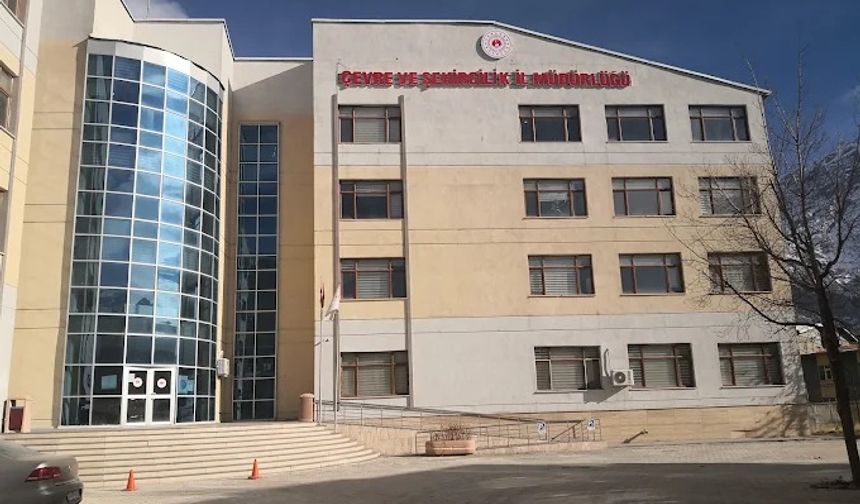 Hakkari’de kar kütlesi yaralanmaya neden oldu