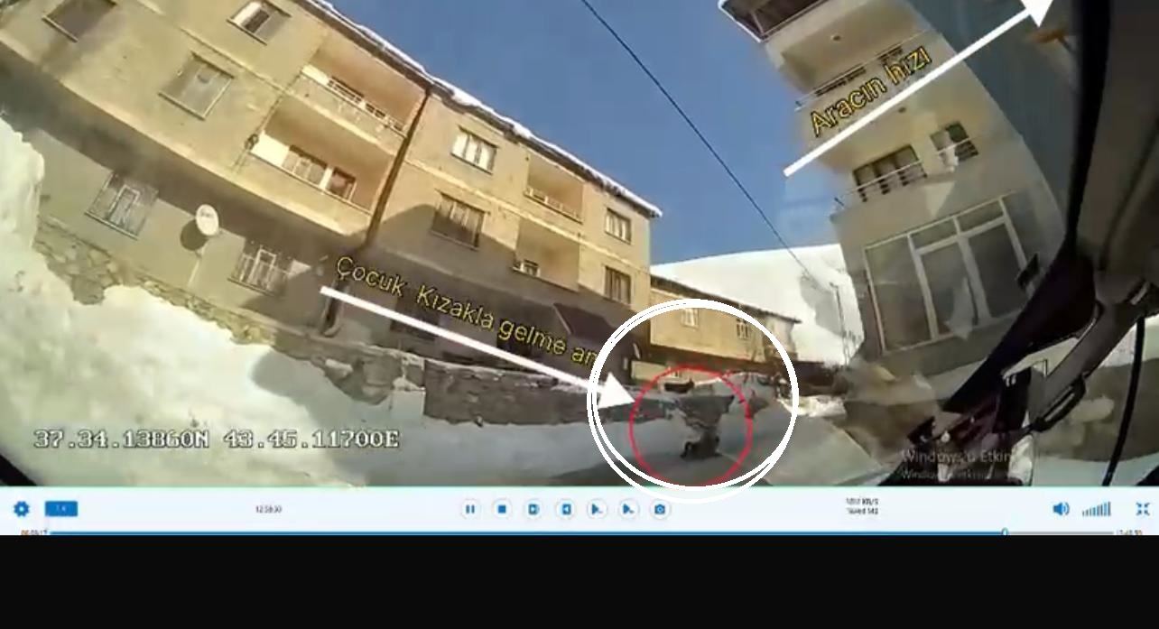 Hakkari’de Kızakla halk otobüsü altına giren 11 yaşındaki Lezgin yaşamını yitirdi