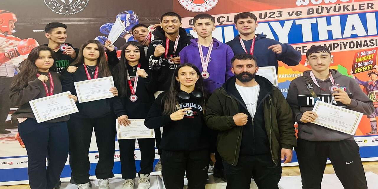 Ringde Hakkâri Fırtınası: 10 Sporcu, 10 Madalya