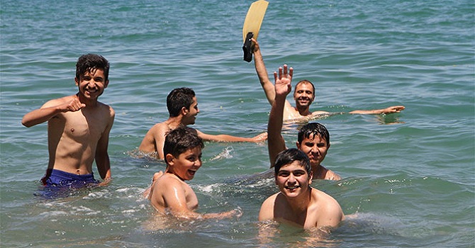 Van Gölü Sahilleri Doldu Taştı