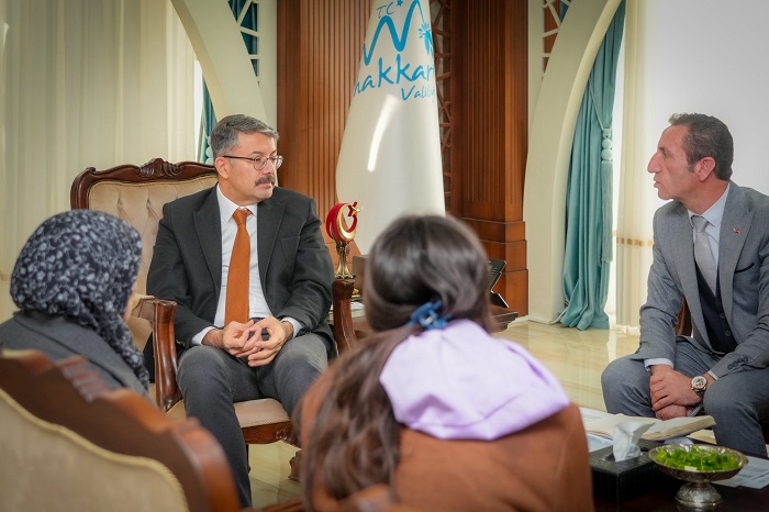 Vali Ali Çelik Vatandaşların Talep ve Önerilerini Dinledi
